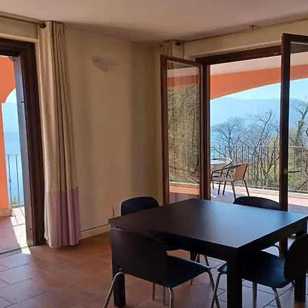 Apartmán Apartment In Oggebbio With Lake Maggiore Views