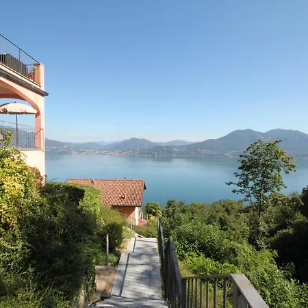 Apartment In Oggebbio With Lake Maggiore Views Apartmán *